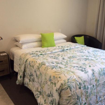 Acacia Lake View Motel Taupo Exterior photo