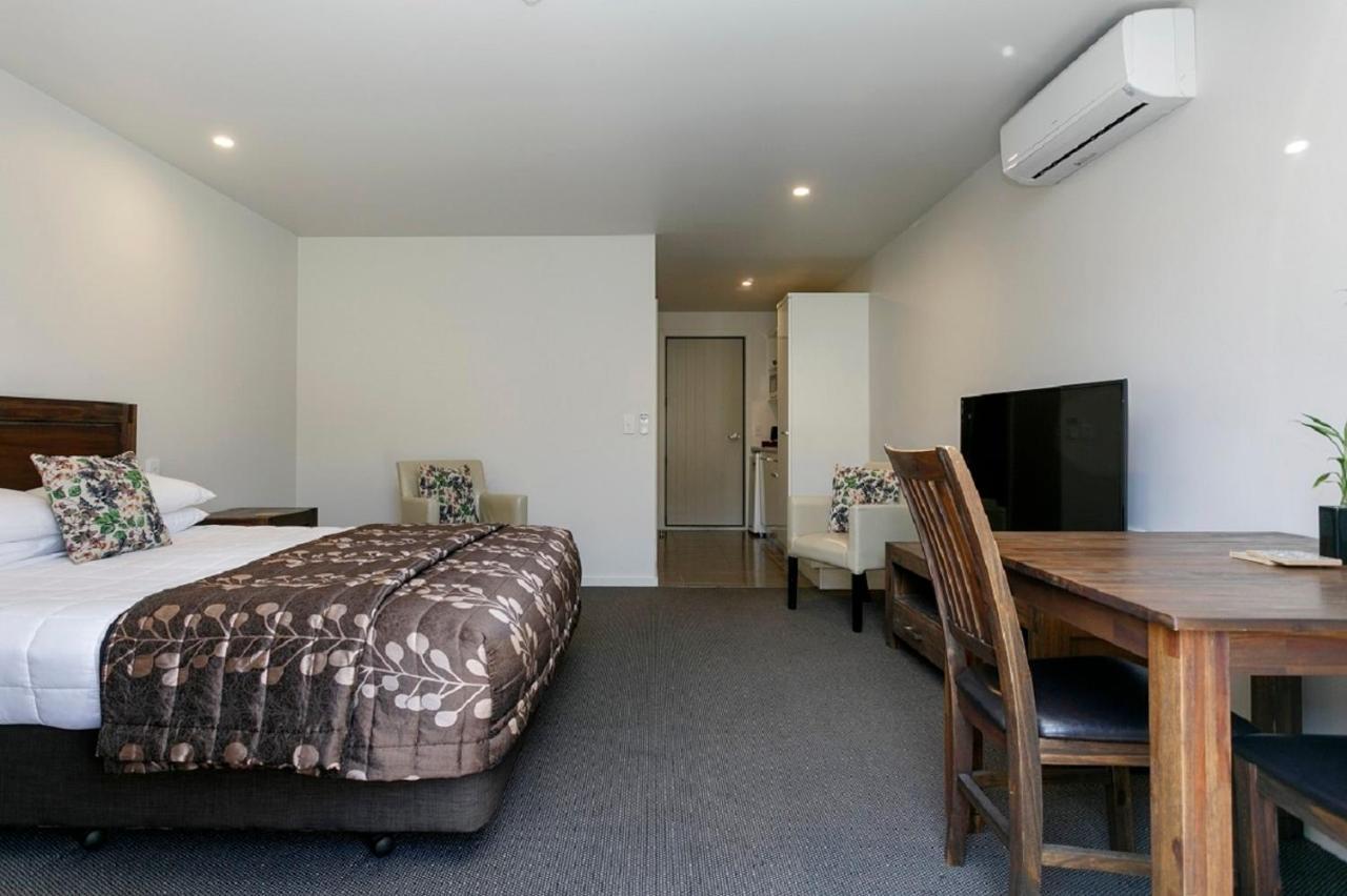 Acacia Lake View Motel Taupo Exterior photo