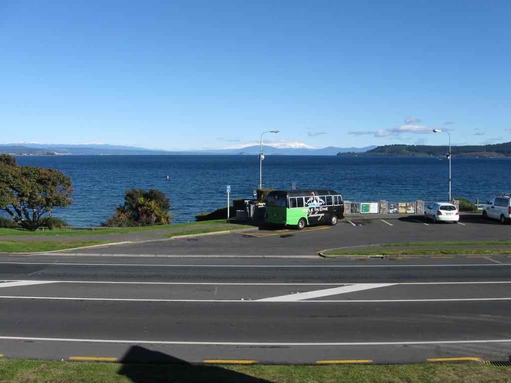 Acacia Lake View Motel Taupo Room photo
