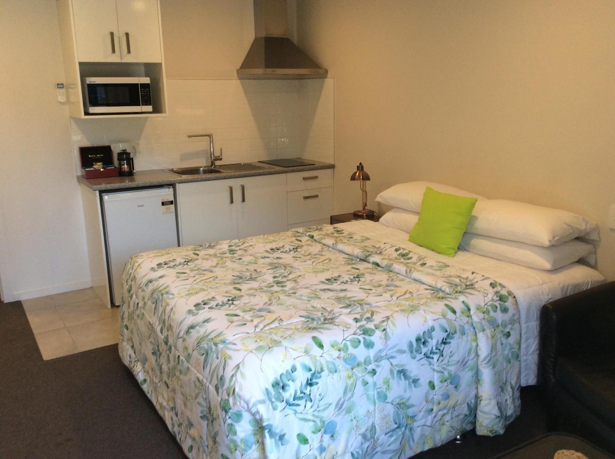 Acacia Lake View Motel Taupo Exterior photo