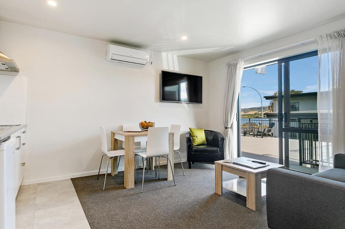 Acacia Lake View Motel Taupo Exterior photo