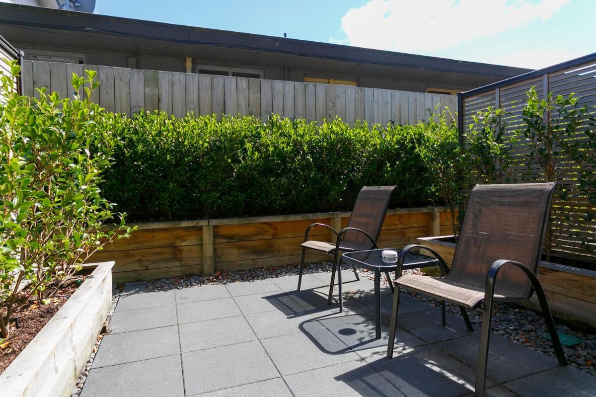 Acacia Lake View Motel Taupo Exterior photo
