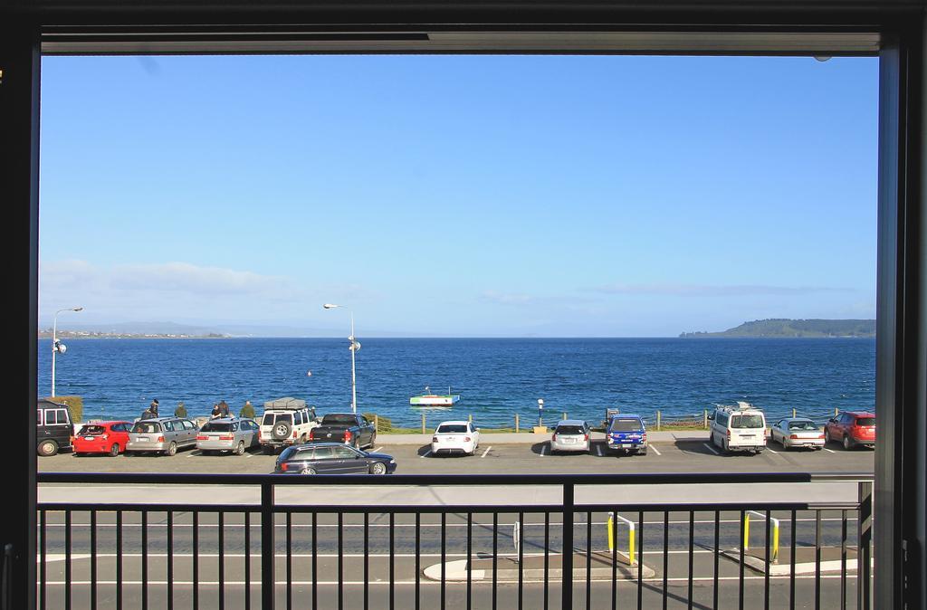 Acacia Lake View Motel Taupo Room photo