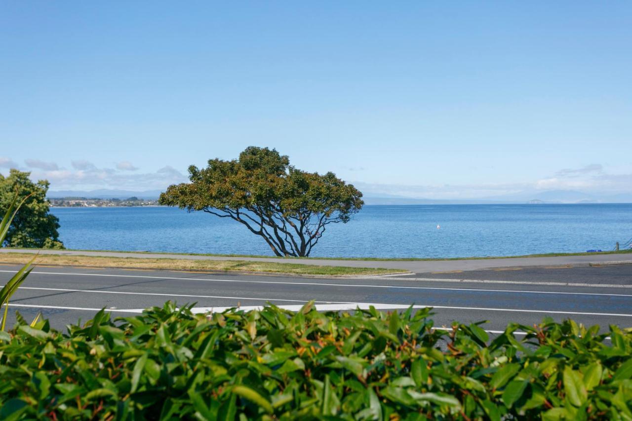 Acacia Lake View Motel Taupo Exterior photo